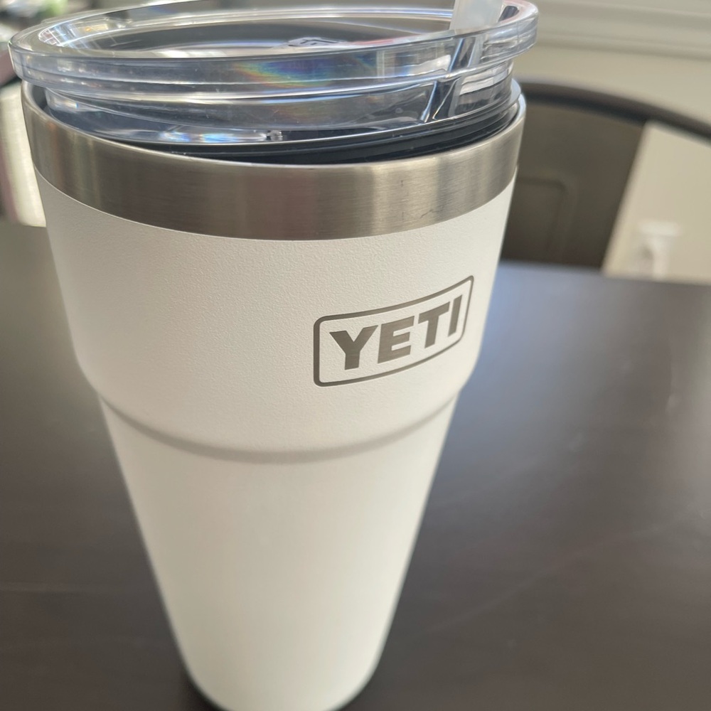White Stackable Yeti 26 oz